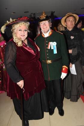 Vorstadt Hochzeit Damen Muenchen 08.02.2025 Deutsches Theater Grosser Narrhalla Ball SoirÃ e mit Verleihung des Karl Valentin Orden an Guenther Jauch, Moderator, Journalist Produzent Muenchen
