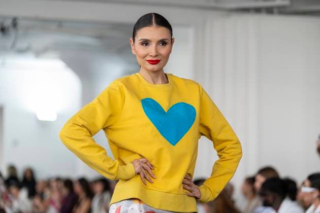 A model wears clothes by Spanish designer Agatha Ruiz de la Prada in New York, United States, 09 February 2025. Spanish designer Agatha Ruiz de la Prada presents her 2025 collection !ACHTUNG: NUR REDAKTIONELLE NUTZUNG!  Copyright: xAngelxColmenaresx AME8800 20250209-55015953174_1
