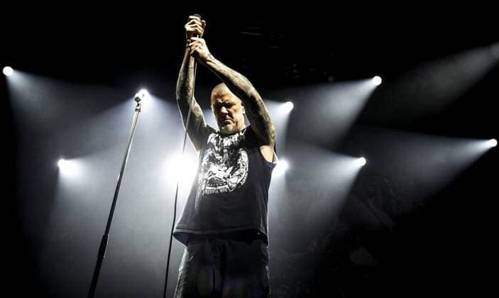 Bilder des Jahres 2025, Entertainment 02 Februar Entertainment Themen der Woche KW06 Entertainment Bilder des Tages Pantera in Düsseldorf ** NUR FÜR REDAKTIONELLE ZWECKE ** EDITORIAL USE ONLY **<p>Die amerikanische Metal-Band Pantera spielt am 9. Februrar 2025 in der Mitsubishi Electric Halle in Düsseldorf. Die Band besteht aus Phil Anselmo (Gesang), Rex Brown (Bass), Zakk Wylde (Gitarre) und Charlie Benante (Schlagzeug) Deutschland Nordrhein Westfalen Düsseldorf Copyright: SebastianxKonopka *** Pantera in Düsseldorf FOR EDITORIAL PURPOSES ONLY EDITORIAL USE ONLY p The American metal band Pantera plays on February 9, 2025 at the Mitsubishi Electric Halle in Düsseldorf The band consists of Phil Anselmo vocals , Rex Brown bass , Zakk Wylde guitar and Charlie Benante drums Germany North Rhine Westphalia Düsseldorf Copyright SebastianxKonopka Copyright: SebastianxKonopka doc7zaoqs6tbx17ndc41qx ,EDITORIAL USE ONLY