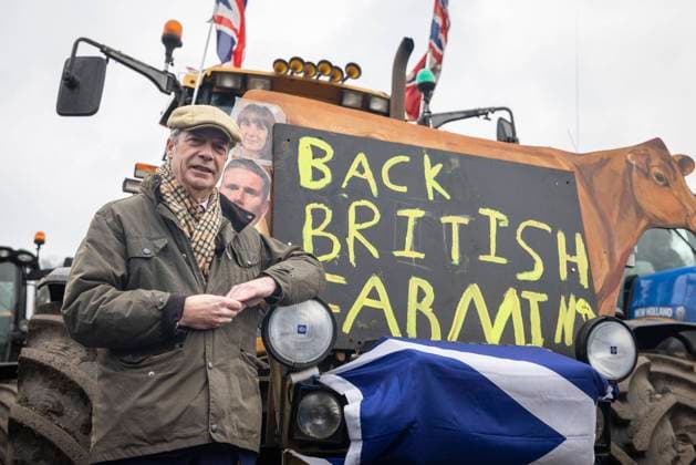 News Themen der Woche KW07 News Bilder des Tages Nigel Farage, MP for Clacton and leader of Reform UK at Belmont Farm in North London, England as farmers make a pit stop whilst on there way to a Farmers To Action protest outside Houses of Parliament. London Greater London England The Valley  Copyright: xBenjaminxGilbertx