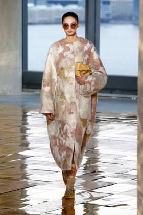 Ulla Johnson Ready to wear fall winter 2025 26 NEW YORK February 2025 Ulla Johnson Ready to wear fall winter 2025 26 NEW YORK February 2025, Credit:Zeppelin Avalon  Copyright: xZeppelinx xAvalonx 0961811538
