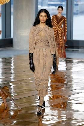 Ulla Johnson Ready to wear fall winter 2025 26 NEW YORK February 2025 Ulla Johnson Ready to wear fall winter 2025 26 NEW YORK February 2025, Credit:Zeppelin Avalon  Copyright: xZeppelinx xAvalonx 0961811569