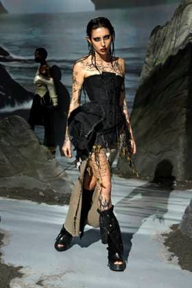 Entertainment Bilder des Tages Elena Velez Ready to wear fall winter 2025 26 NEW YORK February 2025 Elena Velez Ready to wear fall winter 2025 26 NEW YORK February 2025, Credit:Zeppelin Avalon  Copyright: xZeppelinx xAvalonx 0961837970