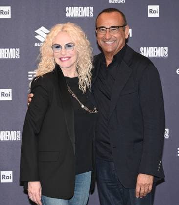 Italy prepares for 75th Sanremo Music Festival - 10 Feb 2025 Sanremo Festival host and artistic director Carlo Conti and co-hosts and Italian presenter Antonella Clerici pose during a photocall at the 75th Sanremo Italian Song Festival, Sanremo, Italy, 10 February 2025. The music festival runs from 11 to 15 February 2025., Credit:Maria Laura Antonelli Avalon Italy, Sanremo  Copyright: xMariaxLauraxAntonellix xAvalonx 0961842619