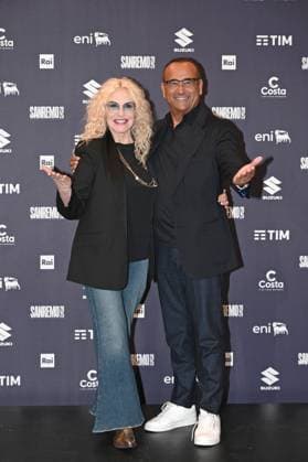 Italy prepares for 75th Sanremo Music Festival - 10 Feb 2025 Sanremo Festival host and artistic director Carlo Conti and co-hosts and Italian presenter Antonella Clerici pose during a photocall at the 75th Sanremo Italian Song Festival, Sanremo, Italy, 10 February 2025. The music festival runs from 11 to 15 February 2025., Credit:Maria Laura Antonelli Avalon Italy, Sanremo  Copyright: xMariaxLauraxAntonellix xAvalonx 0961842770