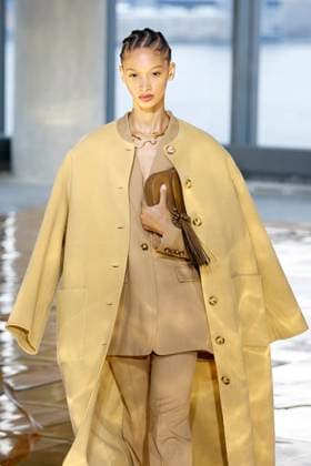 Ulla Johnson Ready to wear fall winter 2025 26 NEW YORK February 2025 Ulla Johnson Ready to wear fall winter 2025 26 NEW YORK February 2025, Credit:Zeppelin Avalon  Copyright: xZeppelinx xAvalonx 0961865585