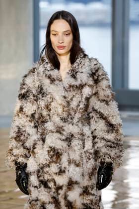 Ulla Johnson Ready to wear fall winter 2025 26 NEW YORK February 2025 Ulla Johnson Ready to wear fall winter 2025 26 NEW YORK February 2025, Credit:Zeppelin Avalon  Copyright: xZeppelinx xAvalonx 0961866840