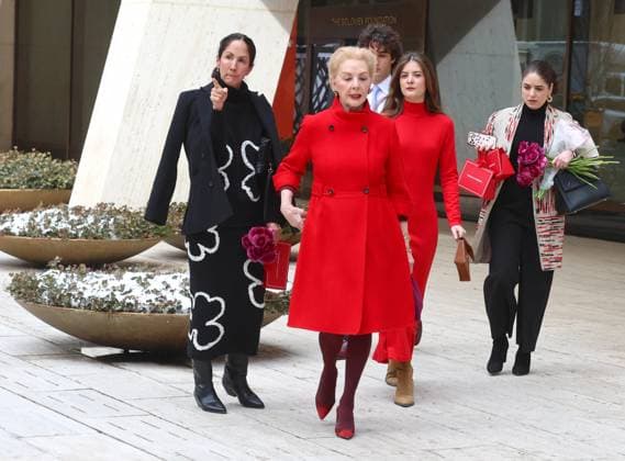 NYFW - Carolina Herrera With Her Family Designer Carolina Herrera with her daughters Carolina Adriana Herrera, Patricia Cristina Herrera and their children leave the Carolina Herrera show during the New York fashion week, NY, USA, on February 10, 2025. Photo by Dylan Travis ABACAPRESS.COM New York City NY United States  Copyright: xDylanxTravis ABACAx