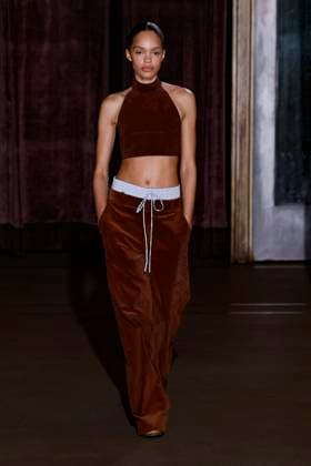 Défilé de mode Monse collection automne hiver 2025 2026 lors de la Fashion Week de New York Model on the runway at the MOnse Fall RTW 2025 fashion show as part of New York Fashion Week on February 09, 2025 in New York, New York New York Etats Unis  Copyright: xAgencex xBestimagexAgencex xBestimagex