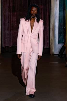 Défilé de mode Monse collection automne hiver 2025 2026 lors de la Fashion Week de New York Model on the runway at the MOnse Fall RTW 2025 fashion show as part of New York Fashion Week on February 09, 2025 in New York, New York New York Etats Unis  Copyright: xAgencex xBestimagexAgencex xBestimagex