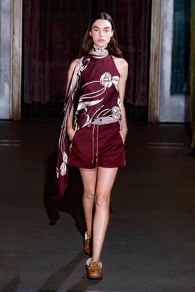 Défilé de mode Monse collection automne hiver 2025 2026 lors de la Fashion Week de New York Model on the runway at the MOnse Fall RTW 2025 fashion show as part of New York Fashion Week on February 09, 2025 in New York, New York New York Etats Unis  Copyright: xAgencex xBestimagexAgencex xBestimagex