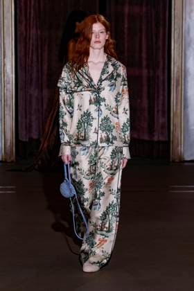 Défilé de mode Monse collection automne hiver 2025 2026 lors de la Fashion Week de New York Model on the runway at the MOnse Fall RTW 2025 fashion show as part of New York Fashion Week on February 09, 2025 in New York, New York New York Etats Unis  Copyright: xAgencex xBestimagexAgencex xBestimagex