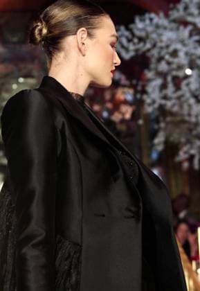 Nyfw: nardos fall 2025 collection. (new) nyfw: nardos fall 2025 collection. February 10, 2025, new york, usa: presentation of nardos fall 2025 collection during new york fashion week at plaza hotel in manhattan, new york. The collection is inspired by the craftsmanship of jewelry making and the raw beauty of natural stones. Mandatory credit: niyi fote thenews2 (Foto: Niyi Fote Thenews2 imago images) Nyfw: nardos fall 2025 collection.  Copyright: xNiyixFotex