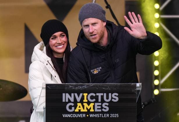 Bilder des Jahres 2025, Entertainment 02 Februar Entertainment Themen der Woche KW07 Entertainment Bilder des Tages February 10, 2025, Whistler, Bc, CANADA: Prince Harry and his wife Meghan, the Duke and Duchess of Sussex, attend a welcome celebration during the 2025 Invictus Games, in Whistler, B.C., Monday, Feb. 10, 2025. Whistler CANADA  - ZUMAc35_ 20250210_zaf_c35_113 Copyright: xDarrylxDyckx