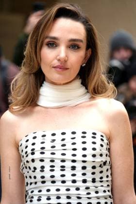 February 10, 2025, New York, New York, USA: CHLOE FINEMAN attends the Carolina Herrera W25 runway show during New York Fashion Week,.Pine Street, NYC.February 10, 2025 . New York USA - ZUMAms4_ 20250210_faf_ms4_015 Copyright: xSoniaxMoskowitzxGordonx