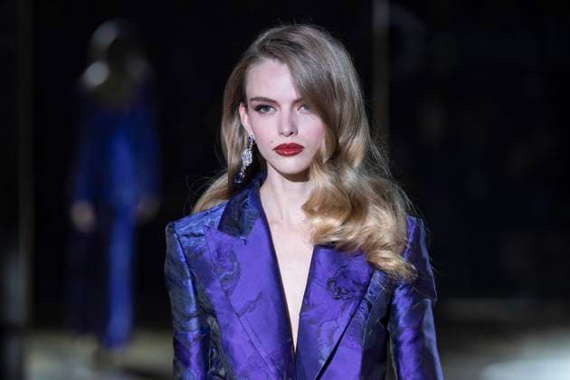 February 10, 2025, New York, New York, USA: A model walks runway for Pamella Roland runway show during New York Fashion Week Fall Winter 2025 at Rainbow Room at Rockefeller Center in New York on February 10, 2025 New York USA - ZUMAr339 20250210_znp_r339_023 Copyright: xLevxRadinx