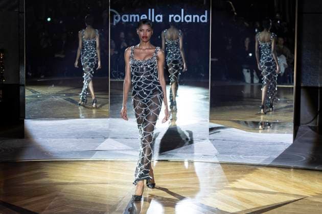 February 10, 2025, New York, New York, USA: A model walks runway for Pamella Roland runway show during New York Fashion Week Fall Winter 2025 at Rainbow Room at Rockefeller Center in New York on February 10, 2025 New York USA - ZUMAr339 20250210_znp_r339_121 Copyright: xLevxRadinx