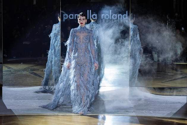 February 10, 2025, New York, New York, USA: A model walks runway for Pamella Roland runway show during New York Fashion Week Fall Winter 2025 at Rainbow Room at Rockefeller Center in New York on February 10, 2025 New York USA - ZUMAr339 20250210_znp_r339_126 Copyright: xLevxRadinx