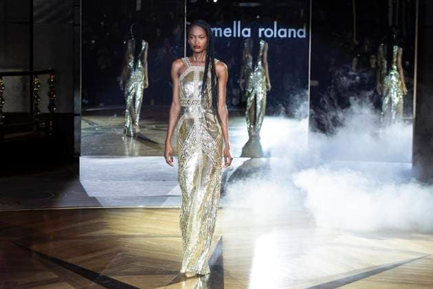 February 10, 2025, New York, New York, USA: A model walks runway for Pamella Roland runway show during New York Fashion Week Fall Winter 2025 at Rainbow Room at Rockefeller Center in New York on February 10, 2025 New York USA - ZUMAr339 20250210_znp_r339_101 Copyright: xLevxRadinx