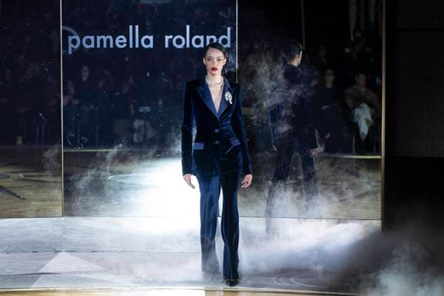 February 10, 2025, New York, New York, USA: A model walks runway for Pamella Roland runway show during New York Fashion Week Fall Winter 2025 at Rainbow Room at Rockefeller Center in New York on February 10, 2025 New York USA - ZUMAr339 20250210_znp_r339_014 Copyright: xLevxRadinx