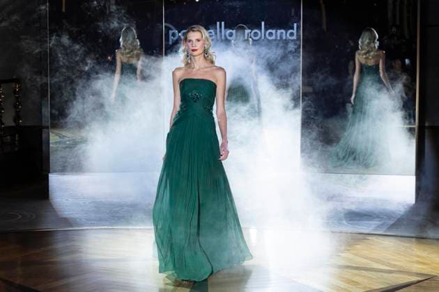 February 10, 2025, New York, New York, USA: A model walks runway for Pamella Roland runway show during New York Fashion Week Fall Winter 2025 at Rainbow Room at Rockefeller Center in New York on February 10, 2025 New York USA - ZUMAr339 20250210_znp_r339_054 Copyright: xLevxRadinx