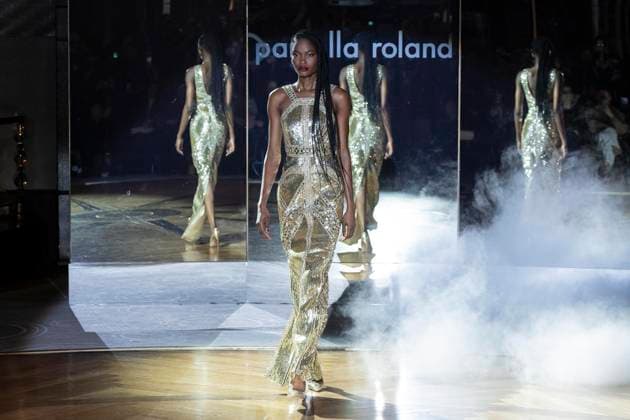 February 10, 2025, New York, New York, USA: A model walks runway for Pamella Roland runway show during New York Fashion Week Fall Winter 2025 at Rainbow Room at Rockefeller Center in New York on February 10, 2025 New York USA - ZUMAr339 20250210_znp_r339_100 Copyright: xLevxRadinx