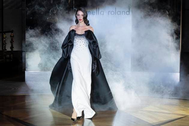 February 10, 2025, New York, New York, USA: A model walks runway for Pamella Roland runway show during New York Fashion Week Fall Winter 2025 at Rainbow Room at Rockefeller Center in New York on February 10, 2025 New York USA - ZUMAr339 20250210_znp_r339_109 Copyright: xLevxRadinx