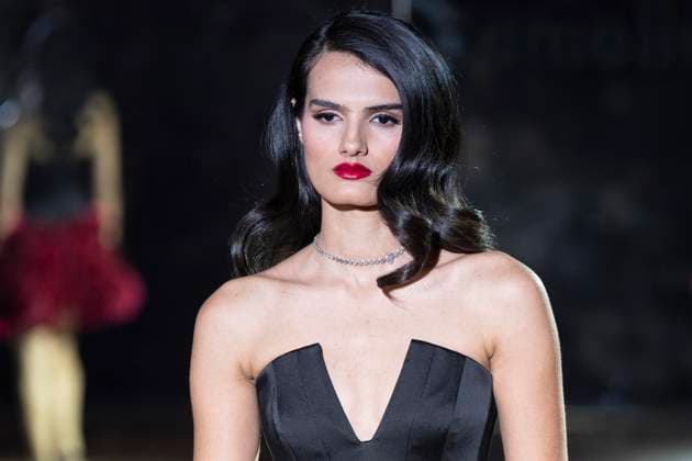 February 10, 2025, New York, New York, USA: A model walks runway for Pamella Roland runway show during New York Fashion Week Fall Winter 2025 at Rainbow Room at Rockefeller Center in New York on February 10, 2025 New York USA - ZUMAr339 20250210_znp_r339_113 Copyright: xLevxRadinx
