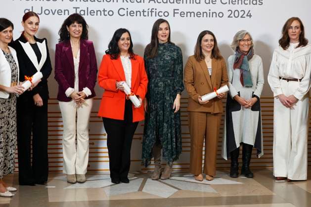 Queen Letizia presides over the Fundación Real Academia de Ciencias de Espana FRACE Awards The Minister of Equality, Ana Redondo 3i , and Queen Letizia d pose with the award winners during the Fundación Real Academia de Ciencias de Espana FRACE Awards, as part of the International Day of Women and Girls in Science, Mastercard and the Fundación Real Academia de Ciencias de Espana, February 11, 2025, in Madrid Spain FAMOUS QUEENS QUEEN FRACE AWARDS SCIENCE Antonio Gutié Madrid Madrid Madrid Espana  Copyright: xAntonioxGutiÃ rrezx 6512429