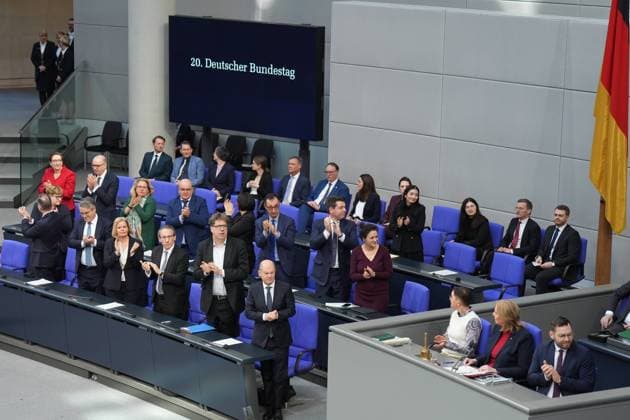 Bilder des Jahres 2025, News 02 Februar News Themen der Woche KW07 News Bilder des Tages Generaldebatte im Deutschen Bundestag Baerbel Bas beendet die 212. Sitzung und damit offiziell die 20. Legsilaturperiode im Bundestag, Berlin, 11.02.2025 Berlin Berlin Deutschland *** General debate in the German Bundestag Baerbel Bas ends the 212th session and thus officially the 20th legislative term in the Bundestag, Berlin, 11 02 2025 Berlin Berlin Germany