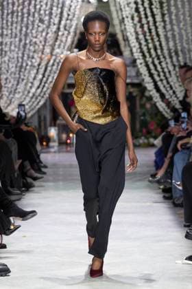 Bibhu Mohapatra fashion show fall winter collection 2025 2026 during New York Fashion Week A model walks the runway at the Bibhu Mohapatra fashion show during New York Fashion Week at the The Pierre Hotel on February 10, 2025 in New York City New York Etats Unis  Copyright: xAgencex xBestimagexAgencex xBestimagex