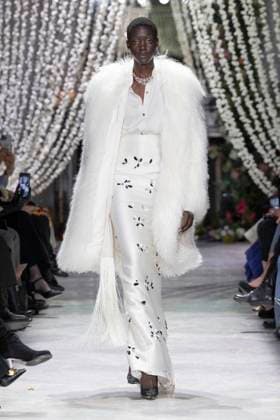 Bibhu Mohapatra fashion show fall winter collection 2025 2026 during New York Fashion Week A model walks the runway at the Bibhu Mohapatra fashion show during New York Fashion Week at the The Pierre Hotel on February 10, 2025 in New York City New York Etats Unis  Copyright: xAgencex xBestimagexAgencex xBestimagex