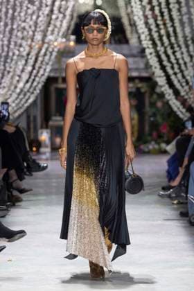 Bibhu Mohapatra fashion show fall winter collection 2025 2026 during New York Fashion Week A model walks the runway at the Bibhu Mohapatra fashion show during New York Fashion Week at the The Pierre Hotel on February 10, 2025 in New York City New York Etats Unis  Copyright: xAgencex xBestimagexAgencex xBestimagex
