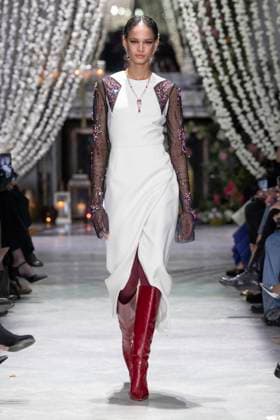 Bibhu Mohapatra fashion show fall winter collection 2025 2026 during New York Fashion Week A model walks the runway at the Bibhu Mohapatra fashion show during New York Fashion Week at the The Pierre Hotel on February 10, 2025 in New York City New York Etats Unis  Copyright: xAgencex xBestimagexAgencex xBestimagex