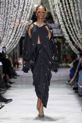 Bibhu Mohapatra fashion show fall winter collection 2025 2026 during New York Fashion Week A model walks the runway at the Bibhu Mohapatra fashion show during New York Fashion Week at the The Pierre Hotel on February 10, 2025 in New York City New York Etats Unis  Copyright: xAgencex xBestimagexAgencex xBestimagex