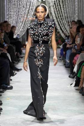 Bibhu Mohapatra fashion show fall winter collection 2025 2026 during New York Fashion Week A model walks the runway at the Bibhu Mohapatra fashion show during New York Fashion Week at the The Pierre Hotel on February 10, 2025 in New York City New York Etats Unis  Copyright: xAgencex xBestimagexAgencex xBestimagex