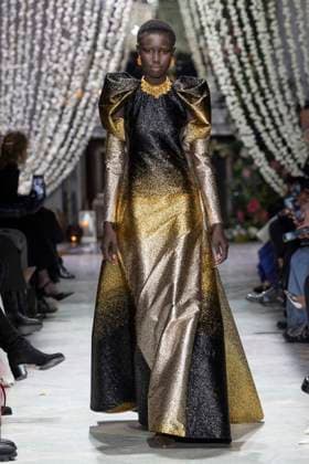 Bibhu Mohapatra fashion show fall winter collection 2025 2026 during New York Fashion Week A model walks the runway at the Bibhu Mohapatra fashion show during New York Fashion Week at the The Pierre Hotel on February 10, 2025 in New York City New York Etats Unis  Copyright: xAgencex xBestimagexAgencex xBestimagex