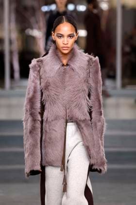 Tory Burch Ready-to-wear Fall Winter 2025 26, New York, February 2025 Tory Burch Ready-to-wear Fall Winter 2025 26 runway at New York fashion week, 10 February 2025., Credit:x Avalon New York, USA  Copyright: xxx xAvalonx PHT_fashion_NYFW_Tory_Burch_details_962320323