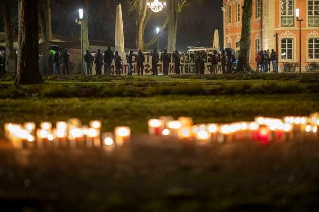 News Themen der Woche KW07 News Bilder des Tages Hunderte demonstrieren gegen Frohnmaier-Auftritt, Hunderte Demonstranten protestierten gegen einen Auftritt des umstrittenen Landesvorsitzenden der AFD Markus Frohnmaier im Congress Centrum in SChwäbisch Gmünd. Die Veranstaltung, bei der laut Veranstalterangaben rund 500 Personen teilnahmen, wurde von einem starken Polizeiaufgebot begleitet. Schwäbisch Gmünd Baden-Württemberg Deutschland *** Hundreds demonstrate against Frohnmaier appearance, Hundreds of demonstrators protested against an appearance by the controversial state chairman of the AFD Markus Frohnmaier at the Congress Centrum in SChwäbisch Gmünd The event, which according to the organizers was attended by around 500 people, was accompanied by a large police contingent Schwä