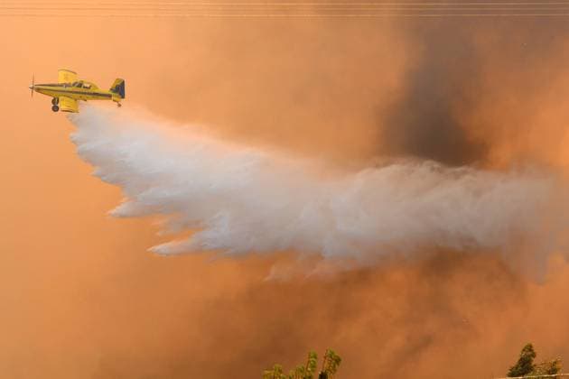 Bilder des Jahres 2025, News 02 Februar News Themen der Woche KW07 News Bilder des Tages Chile, Waldbrände Santiago February 11, 2025 Forest fire affecting the La Esperanza sector of the Traiguen commune Carlos Acu-aAton Chile, Santiago Chile Aton 980977  Copyright: CARLOSxACUNA ATONxCHILE