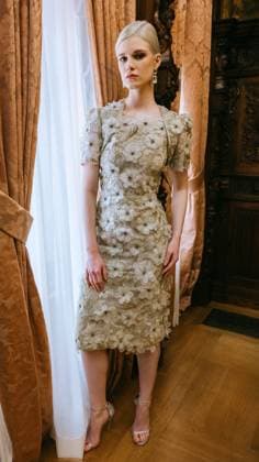 February 11, 2025, New York, New York, United States: Model at the Dennis Basso Fall Winter 2025 Presentation at The Columbus Foundation in New York. Dinara Khairova Zuma Press February 11, 2025. New York United States - ZUMAp281 20250211_zea_p281_045 Copyright: xPhotoxImagexPressx