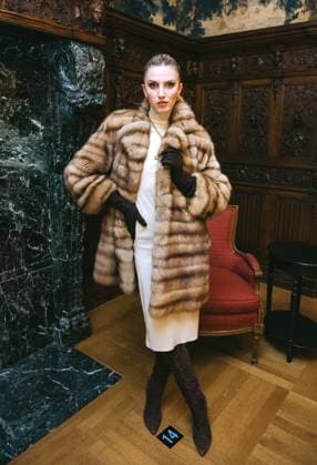 February 11, 2025, New York, New York, United States: Model at the Dennis Basso Fall Winter 2025 Presentation at The Columbus Foundation in New York. Dinara Khairova Zuma Press February 11, 2025. New York United States - ZUMAp281 20250211_zea_p281_058 Copyright: xPhotoxImagexPressx