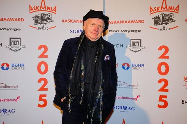 Herrmann Vaske (Laudator) bei der 17. Verleihung des ASKANIA-Award im Quatsch Comedy Club Berlin.