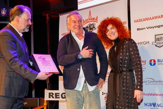 Nico Hofmann (Preisträger), Martina Dold (ASKANIA) bei der 17. Verleihung des ASKANIA-Award im Quatsch Comedy Club Berlin.
