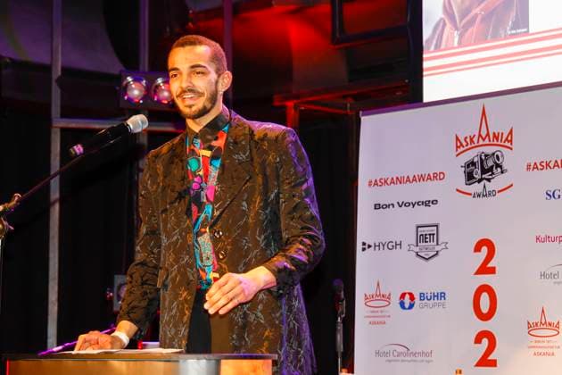 Leonardt Burkhardt (Preisträger) bei der 17. Verleihung des ASKANIA-Award im Quatsch Comedy Club Berlin.
