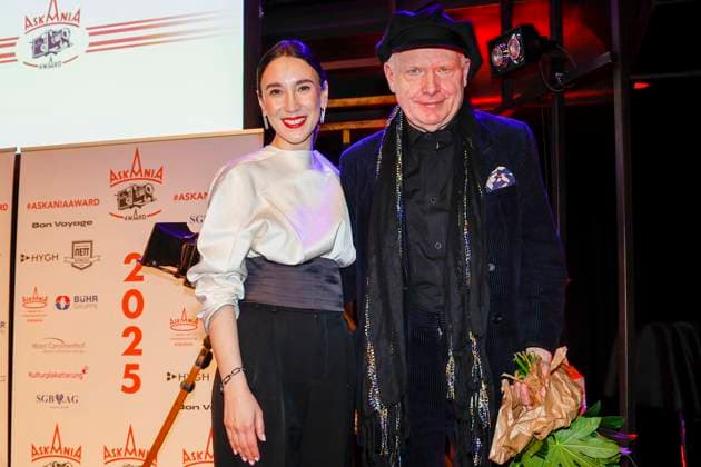 Sibel Kekilli (Preisträgerin), Herrmann Vaske (Laudator) bei der 17. Verleihung des ASKANIA-Award im Quatsch Comedy Club Berlin.