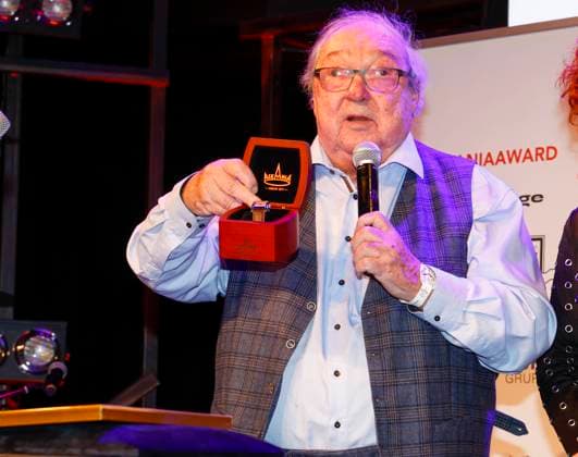 Preisträger Jacki Schwarz bei der 17. Verleihung des ASKANIA-Award im Quatsch Comedy Club Berlin.