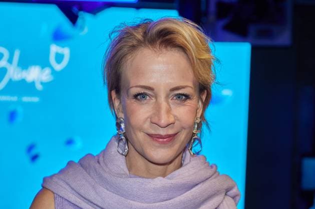 Annika Ernst - Gaesteankunft zur Verleihung des Kurzfilmpreises BLAUE BLUME von Romance TV im Prince Charles in Berlin am 12.02.2025. Kurzfilmpreis BLAUE BLUME