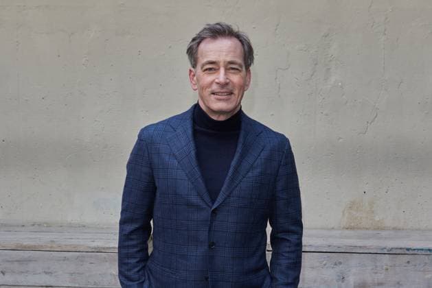 Jan Sosniok - Gaesteankunft zur Verleihung des Kurzfilmpreises BLAUE BLUME von Romance TV im Prince Charles in Berlin am 12.02.2025. Kurzfilmpreis BLAUE BLUME
