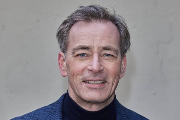 Jan Sosniok - Gaesteankunft zur Verleihung des Kurzfilmpreises BLAUE BLUME von Romance TV im Prince Charles in Berlin am 12.02.2025. Kurzfilmpreis BLAUE BLUME